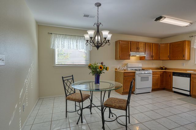 6394 Crow Road NE, Rio Rancho, NM 87144