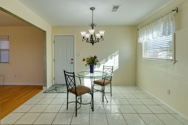 6394 Crow Road NE, Rio Rancho, NM 87144