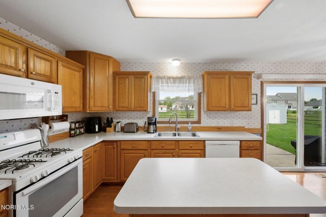 5882 Cherokee Avenue, Walbridge, OH 43465