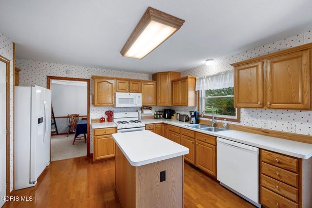 5882 Cherokee Avenue, Walbridge, OH 43465