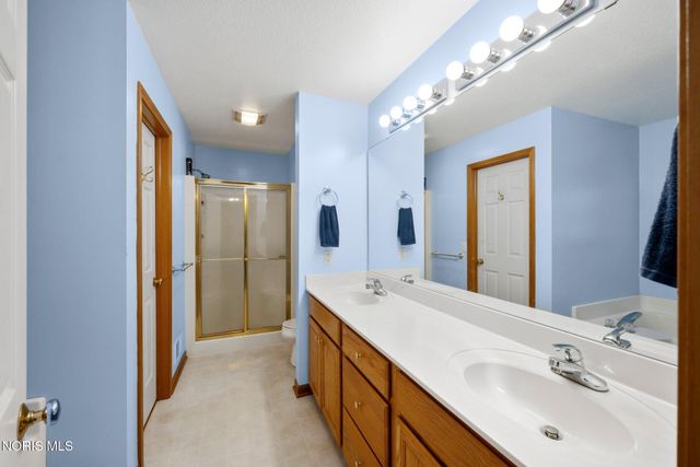 5882 Cherokee Avenue, Walbridge, OH 43465