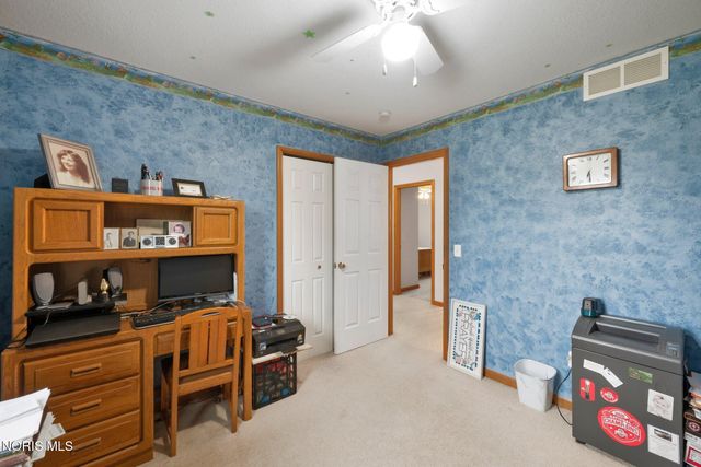 5882 Cherokee Avenue, Walbridge, OH 43465