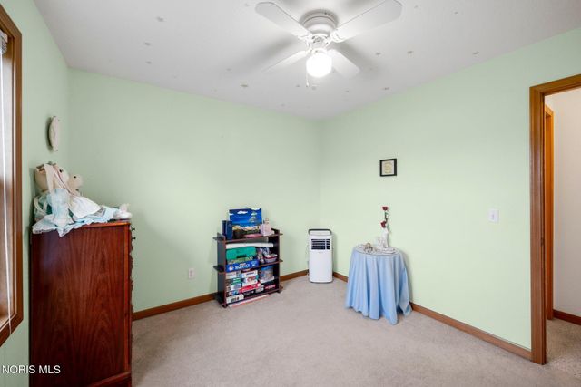 5882 Cherokee Avenue, Walbridge, OH 43465