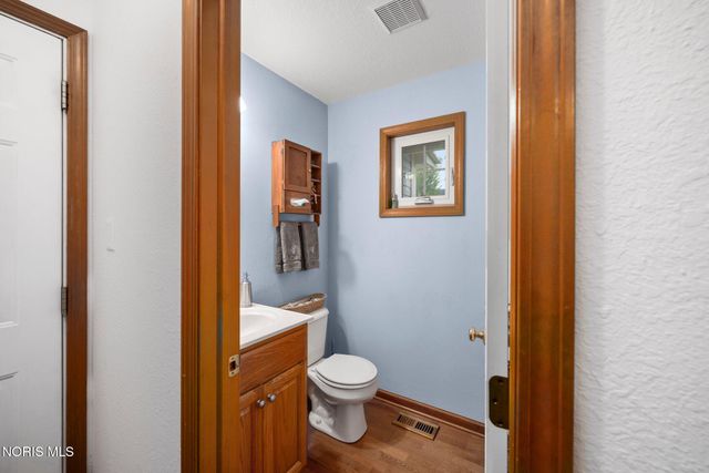 5882 Cherokee Avenue, Walbridge, OH 43465