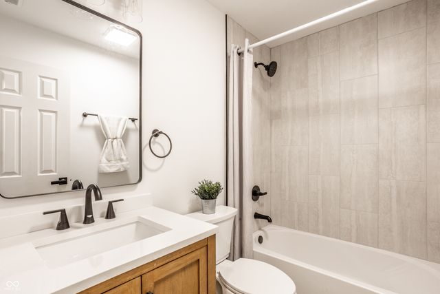 7301 Muirfield Place, Indianapolis, IN 46237