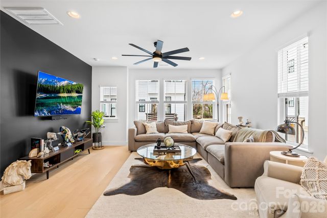 1130 Pegram Crossing Drive 19, Charlotte, NC 28205