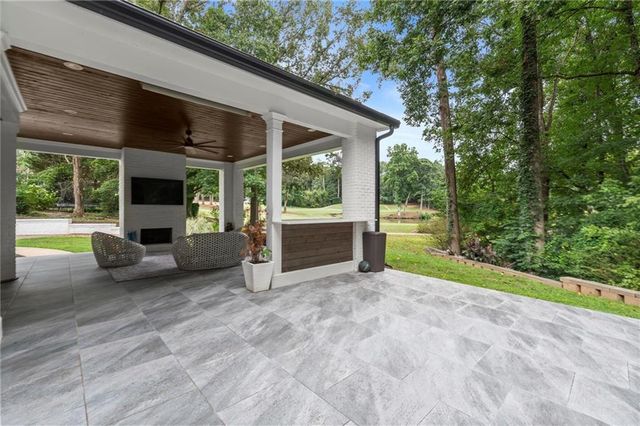 1460 Lakemist Court, Roswell, GA 30075