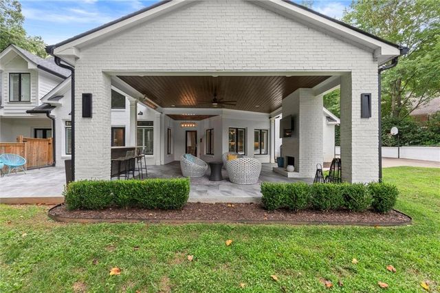 1460 Lakemist Court, Roswell, GA 30075