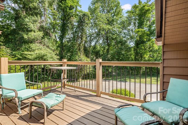 60 Ravencroft Lane, Asheville, NC 28803