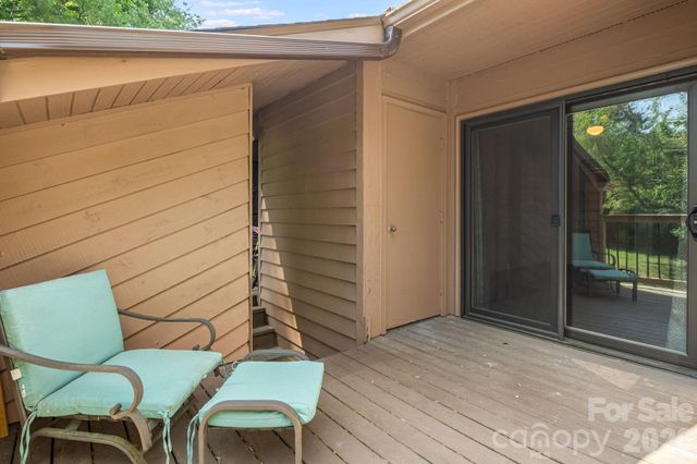 60 Ravencroft Lane, Asheville, NC 28803