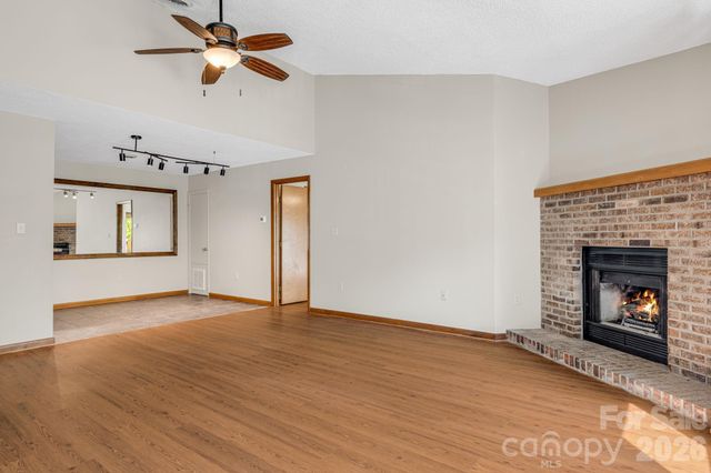 60 Ravencroft Lane, Asheville, NC 28803