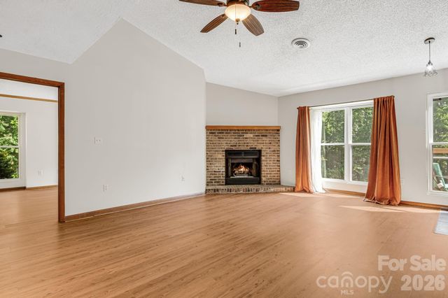 60 Ravencroft Lane, Asheville, NC 28803
