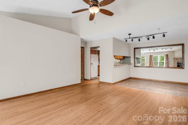 60 Ravencroft Lane, Asheville, NC 28803