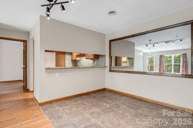 60 Ravencroft Lane, Asheville, NC 28803