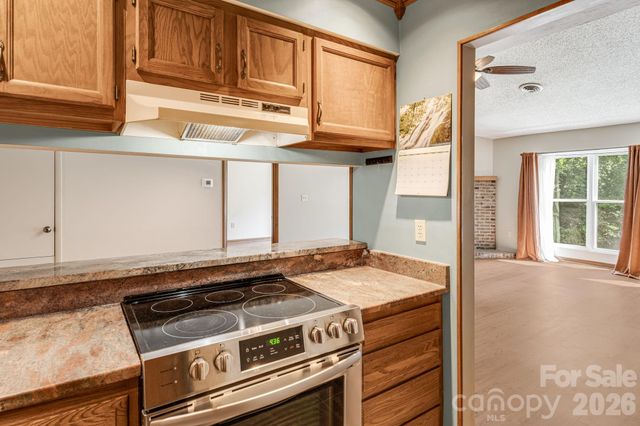 60 Ravencroft Lane, Asheville, NC 28803