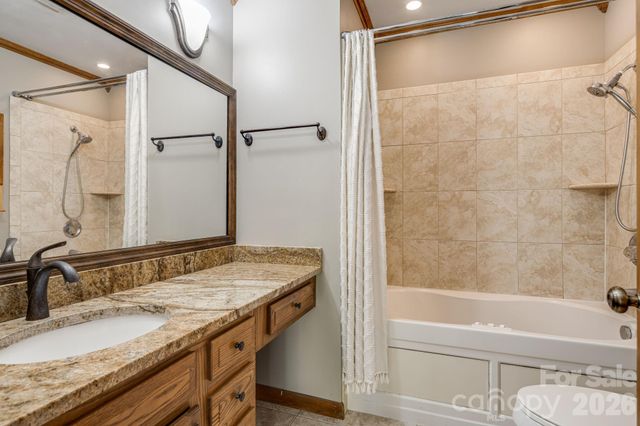 60 Ravencroft Lane, Asheville, NC 28803