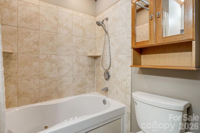 60 Ravencroft Lane, Asheville, NC 28803