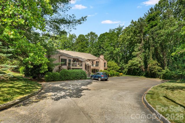 60 Ravencroft Lane, Asheville, NC 28803
