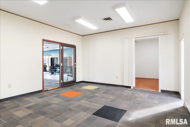 3000 16TH Street 206, Moline, IL 61265