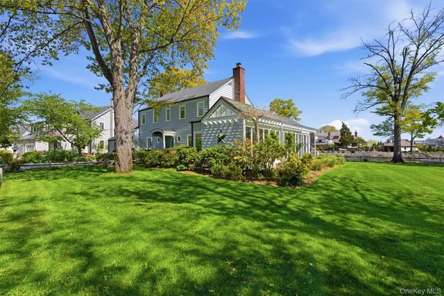 9 Bishop Place, Larchmont, NY 10538