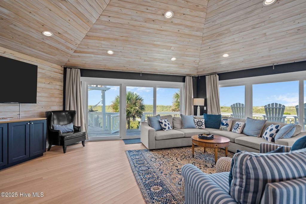 Image 10 of property listing at 231 S Bald Head Wynd, Bald Head Island, NC 28461