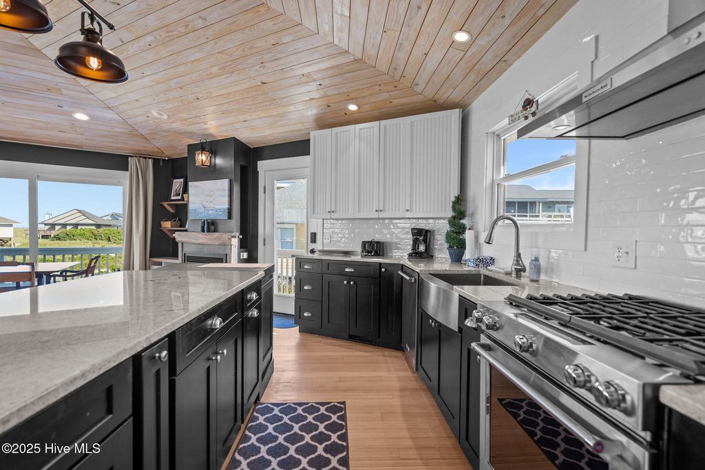 Image 16 of property listing at 231 S Bald Head Wynd, Bald Head Island, NC 28461