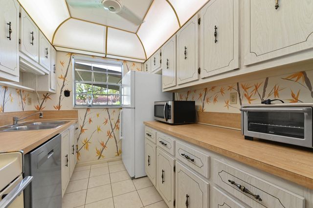 5120 NW 3rd Street C, Delray Beach, FL 33445