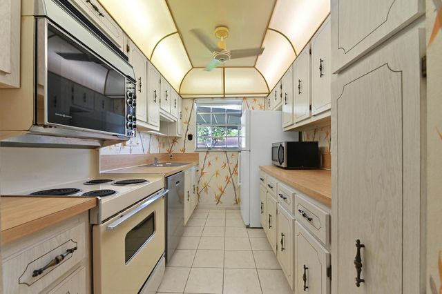 5120 NW 3rd Street C, Delray Beach, FL 33445