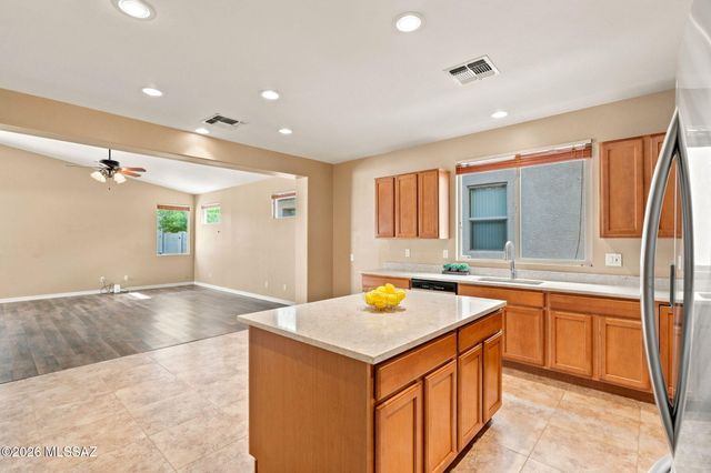 972 W Leatherleaf Drive, Tucson, AZ 85755