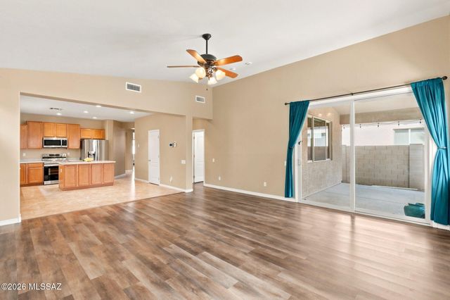 972 W Leatherleaf Drive, Tucson, AZ 85755