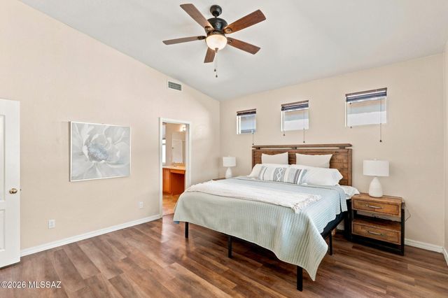 972 W Leatherleaf Drive, Tucson, AZ 85755