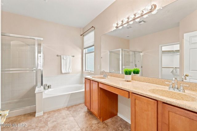 972 W Leatherleaf Drive, Tucson, AZ 85755