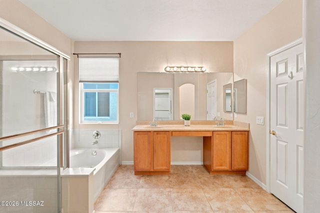 972 W Leatherleaf Drive, Tucson, AZ 85755