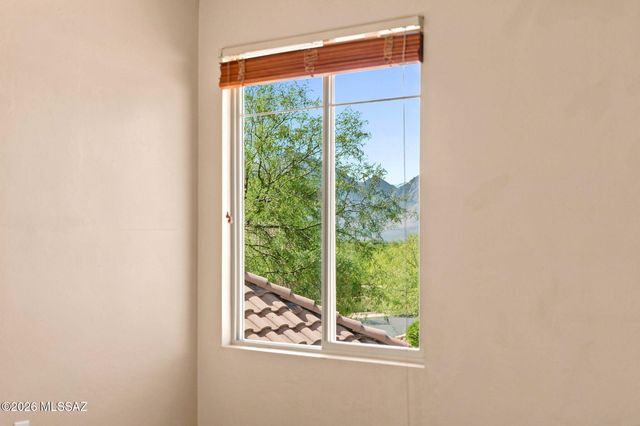 972 W Leatherleaf Drive, Tucson, AZ 85755