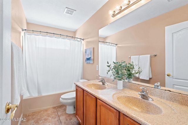 972 W Leatherleaf Drive, Tucson, AZ 85755