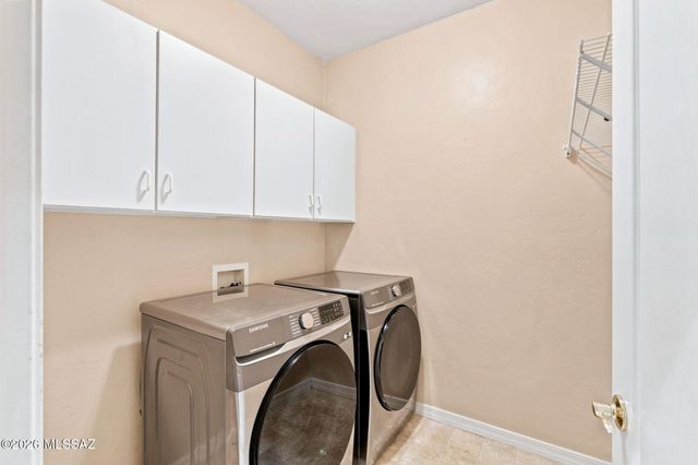 972 W Leatherleaf Drive, Tucson, AZ 85755