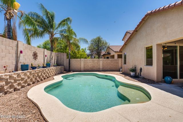 972 W Leatherleaf Drive, Tucson, AZ 85755