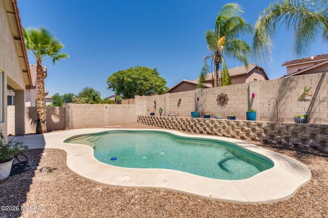 972 W Leatherleaf Drive, Tucson, AZ 85755