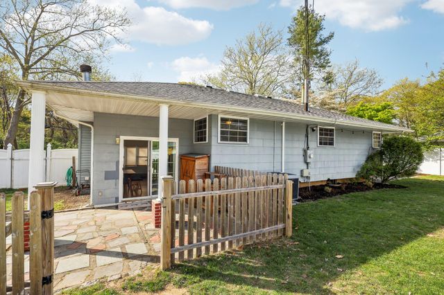 22 Little Plains Road, Huntington, NY 11743