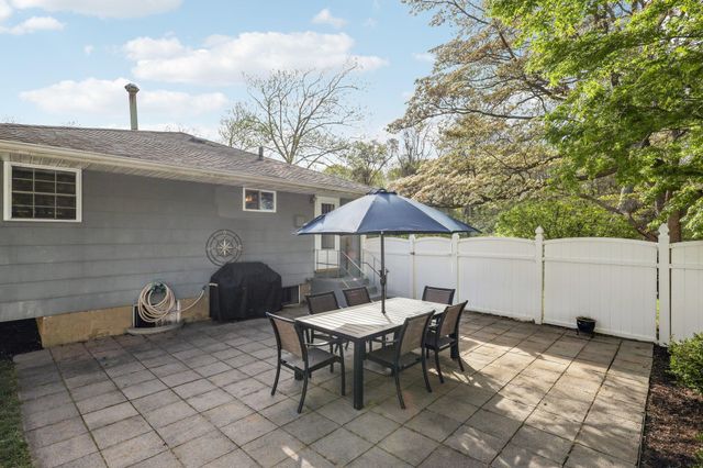 22 Little Plains Road, Huntington, NY 11743