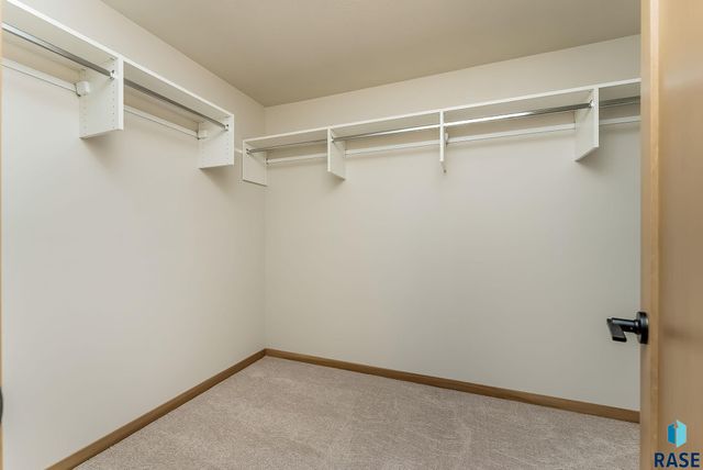 2025 S Sonoma Pl Place, Sioux Falls, SD 57106