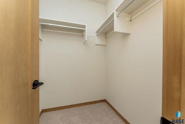 2025 S Sonoma Pl Place, Sioux Falls, SD 57106