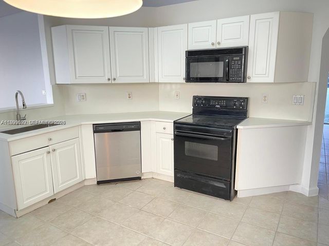 8784 SW 213th Ln, Cutler Bay, FL 33189