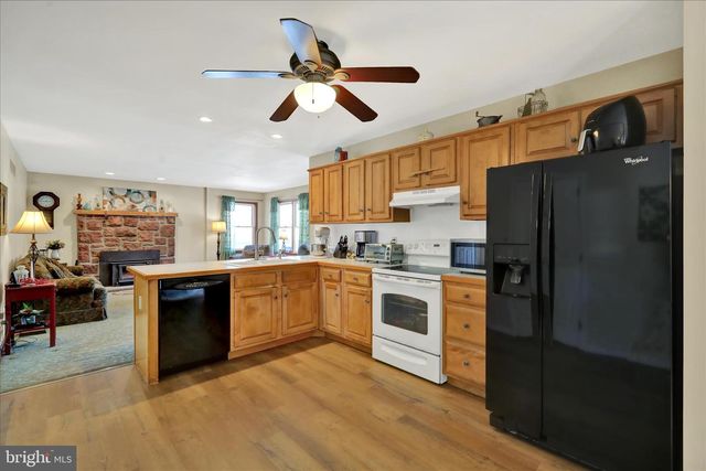 2853 HAUCK RD, Green Lane, PA 18054