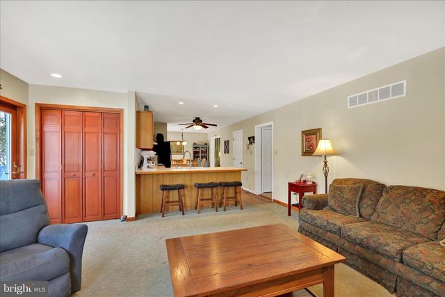 2853 HAUCK RD, Green Lane, PA 18054