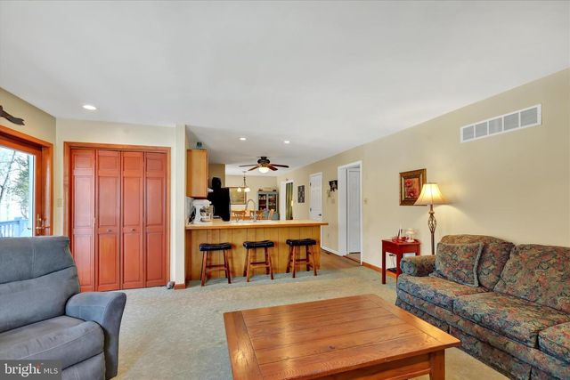 2853 HAUCK RD, Green Lane, PA 18054