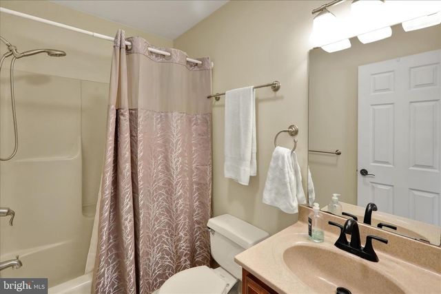 2853 HAUCK RD, Green Lane, PA 18054