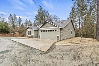 1467 Pinecrest Drive, Grants Pass, OR 97526