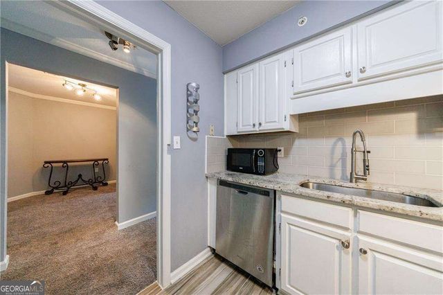 27306 Plantation Drive NE 306, Atlanta, GA 30324