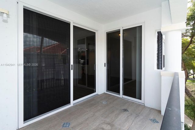 3215 NE 184th St 14301, Aventura, FL 33160